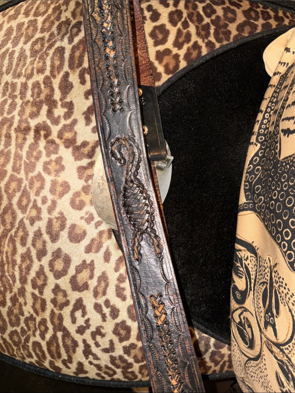 Western Leather Belt with Oval Floral Concho - Brown/black - Picture 3 of 5